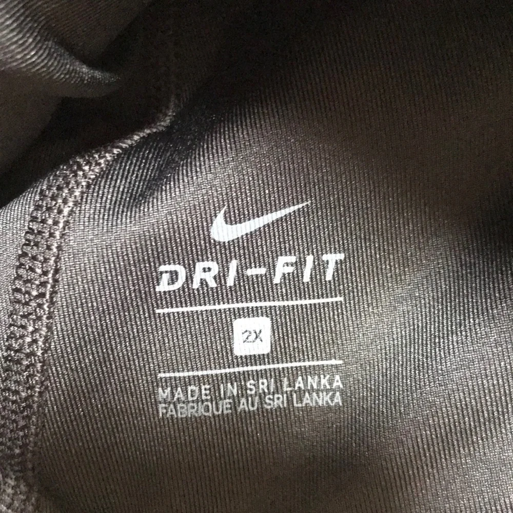 NWT! NIKE Size 2X black padded sports bra